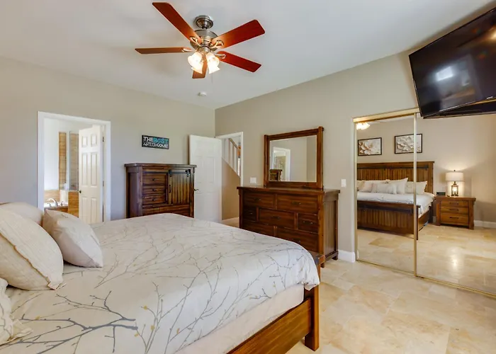Ferienhaus Private Pool & Fairway View: Golf Retreat! *
